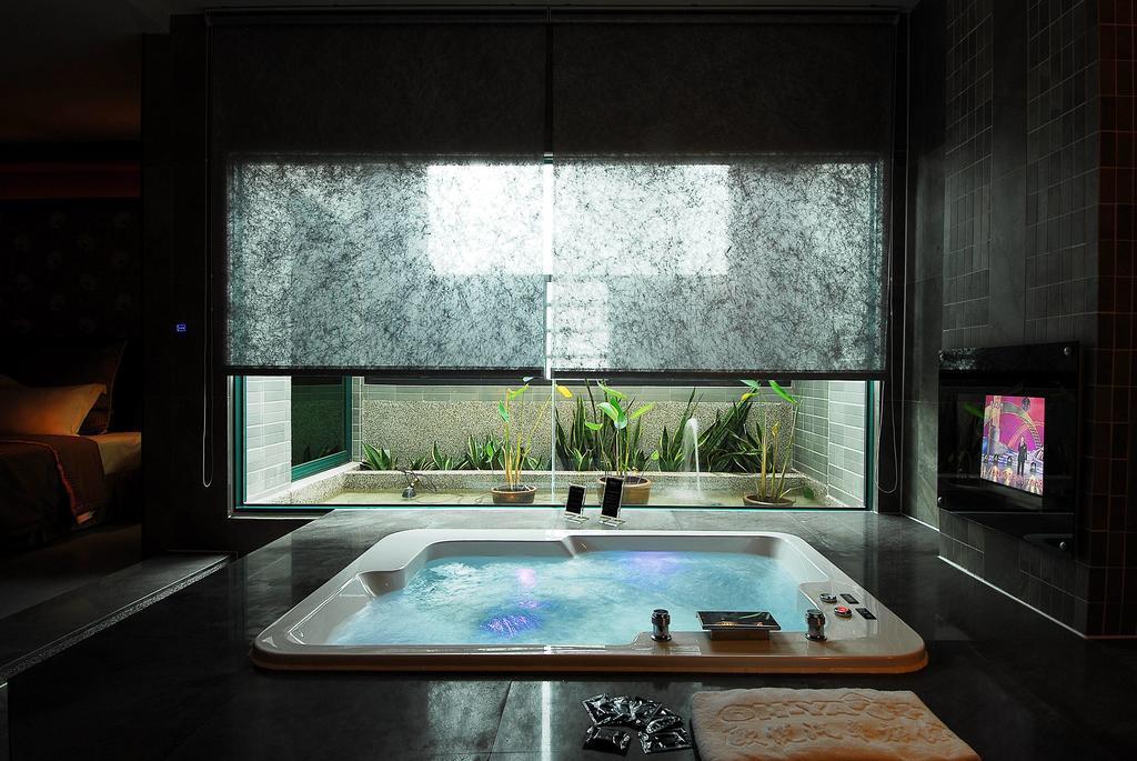 All-Ur Boutique Motel -Chia Yi Branch Цзяи Номер фото