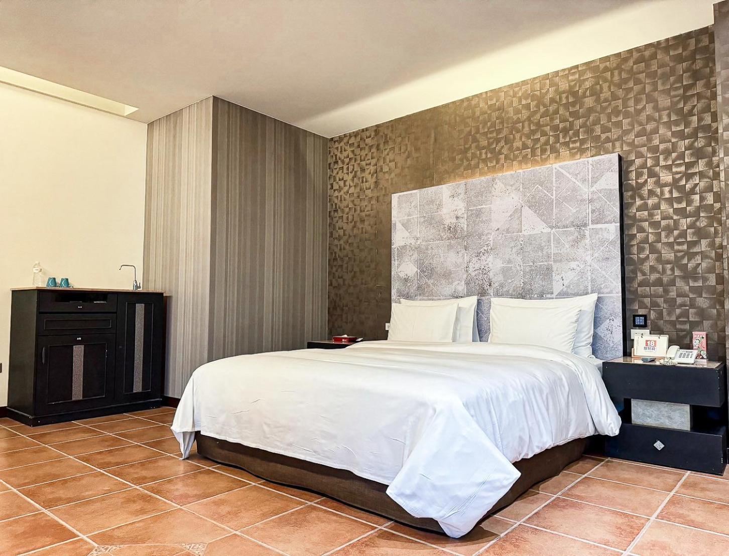 All-Ur Boutique Motel -Chia Yi Branch Цзяи Экстерьер фото
