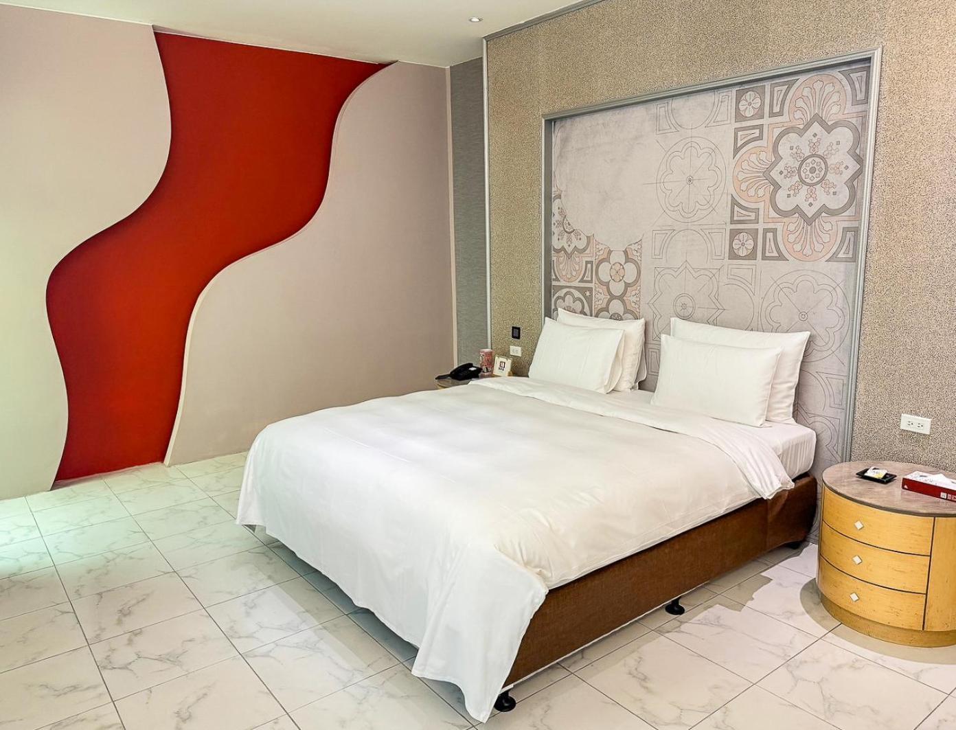 All-Ur Boutique Motel -Chia Yi Branch Цзяи Экстерьер фото