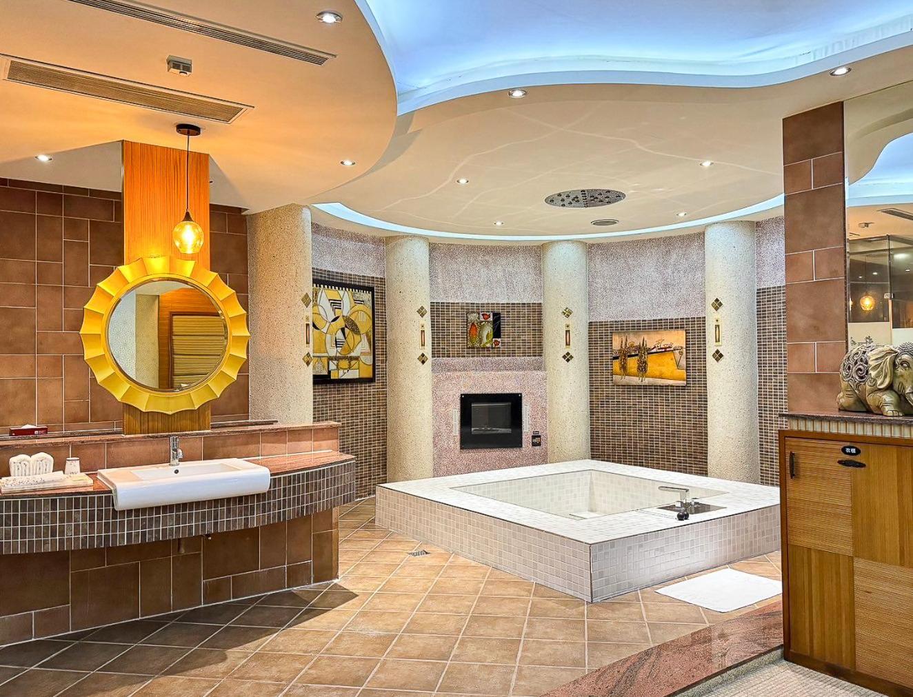 All-Ur Boutique Motel -Chia Yi Branch Цзяи Экстерьер фото