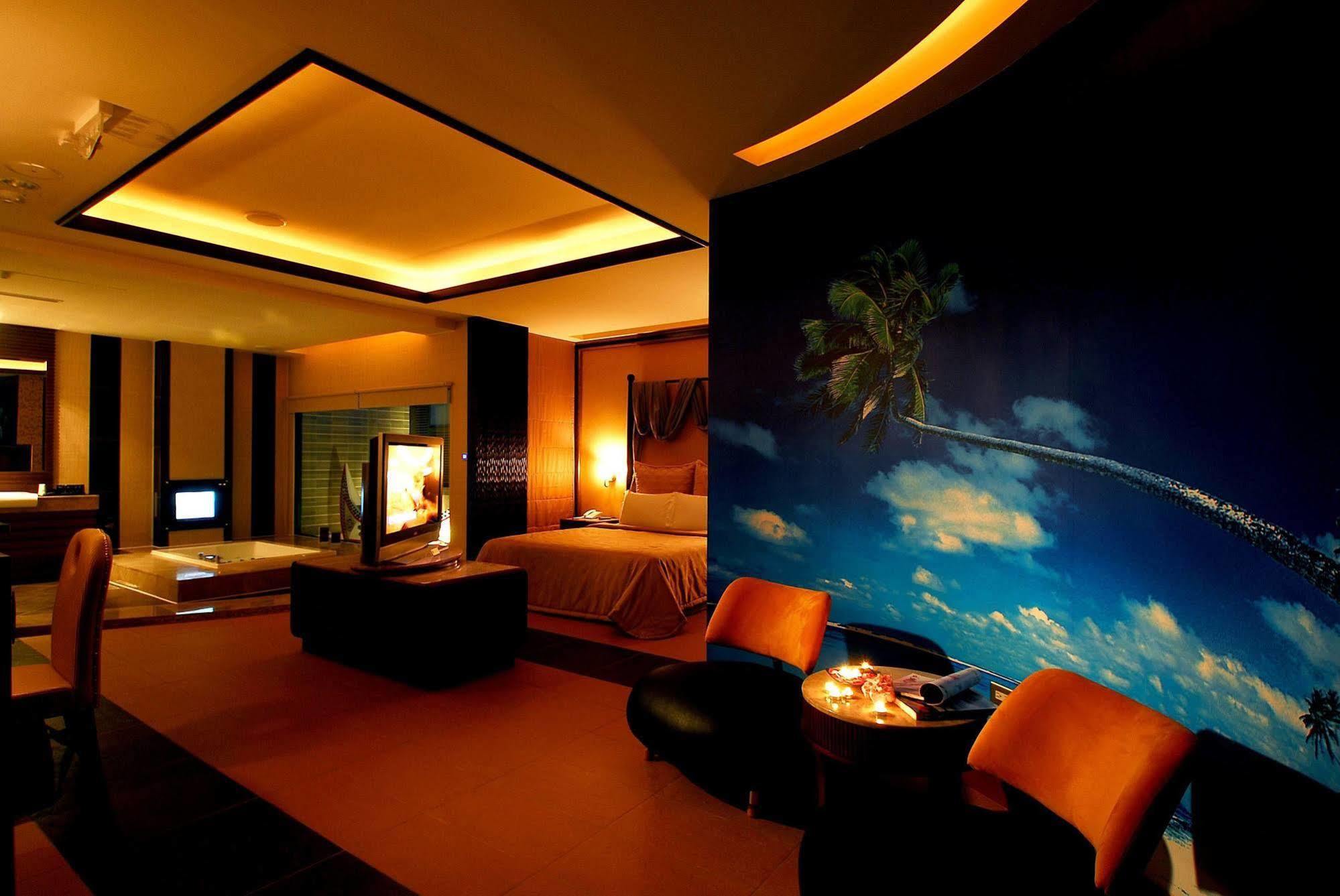 All-Ur Boutique Motel -Chia Yi Branch Цзяи Экстерьер фото
